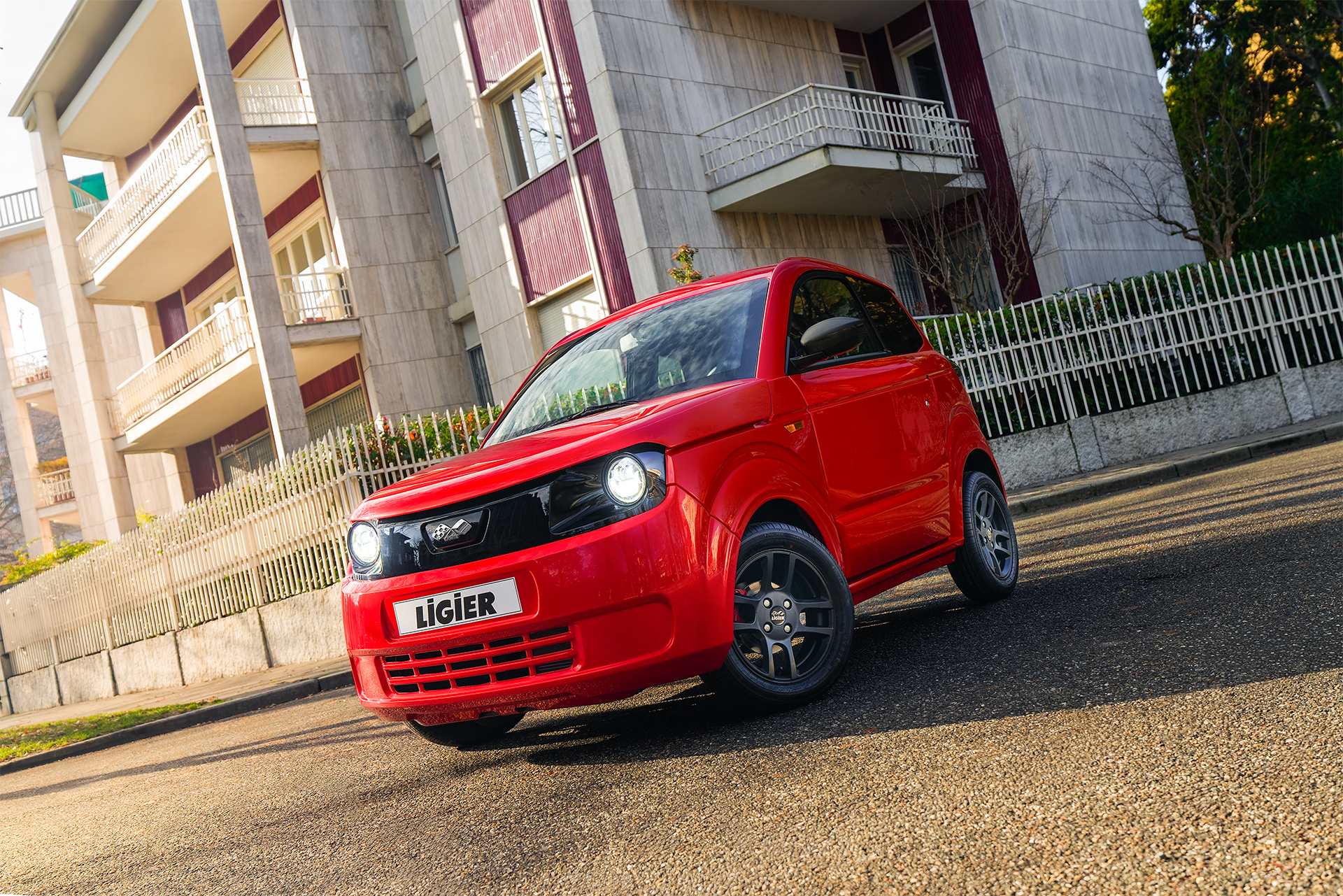 De Ligier Myli MAX in rood